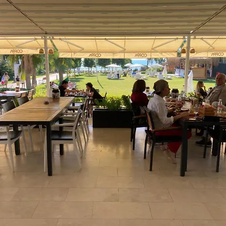 Four Seasons I -10 Guarantees A Wonderful